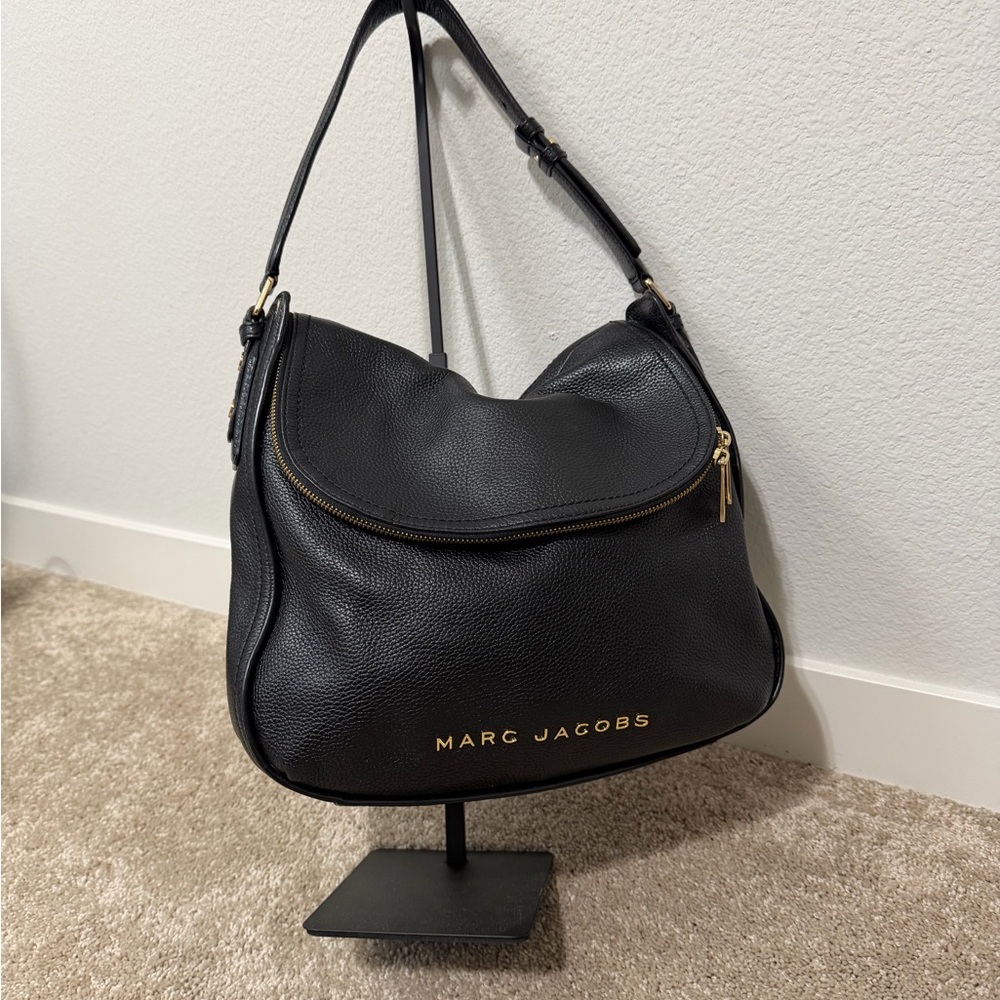 Marc Jacobs The Groove hobo bag in black pebbled leather with gold-tone hardware